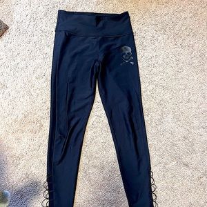Soul Cycle leggings with mesh side detail🖤 size: Small